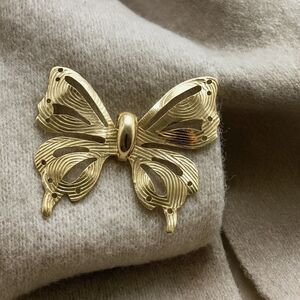 Vintage gold tone large butterfly brooch.